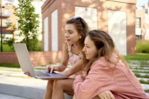 ひふみ投信はもう終わった？評判・評価は？ひふみプラスとの違いとは？